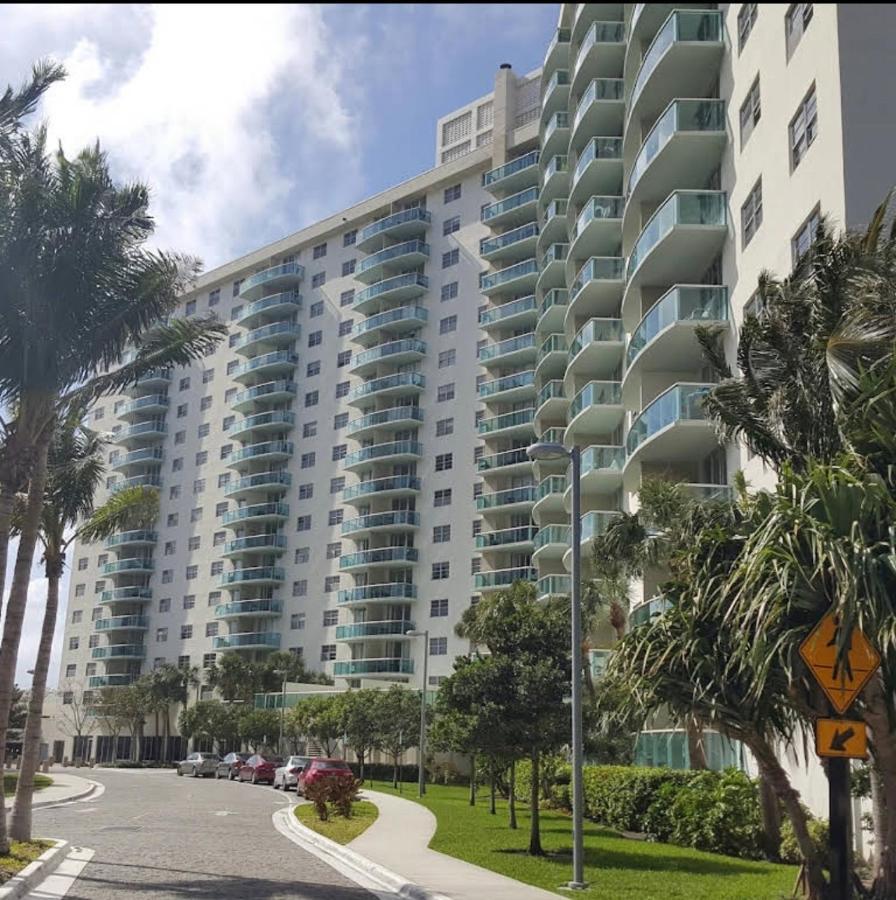 Miami Sunny Isles Ocean Reserve 704 ภายนอก รูปภาพ